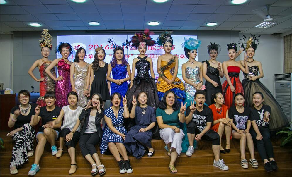 化妆班学员2013上海航天局集体婚礼合影